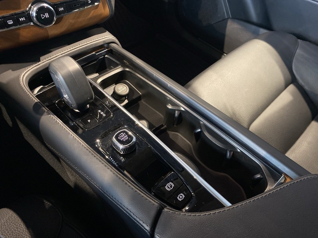 2024 Volvo XC90 B6 AWD Core Bright Theme 7-Seater-12