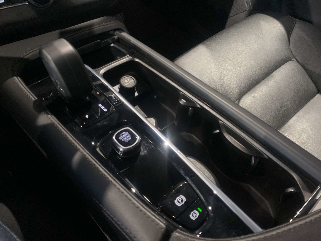 2024 Volvo XC90 B6 AWD Core Bright Theme 7-Seater-12