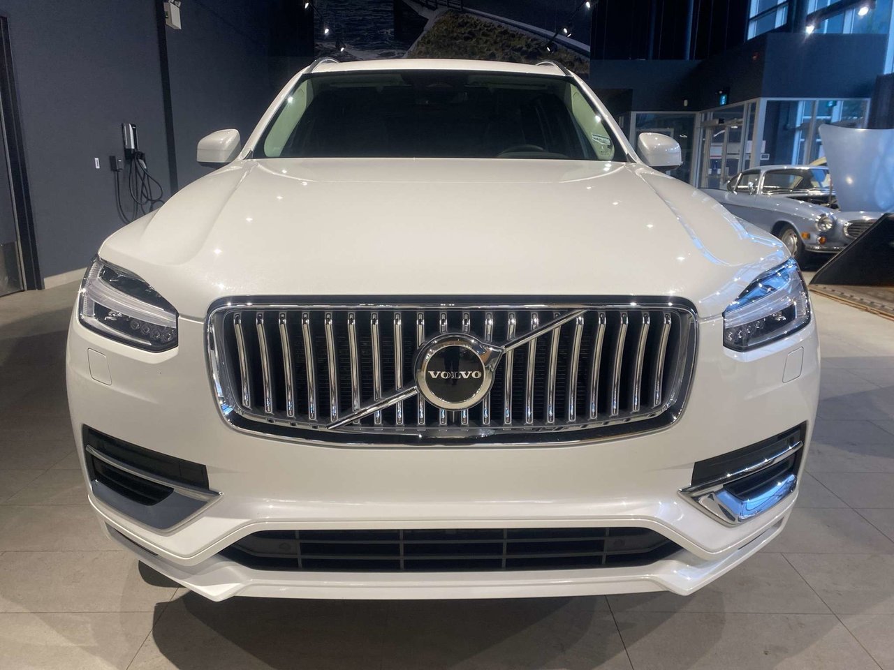 2024 Volvo XC90 B6 AWD Core Bright Theme 7-Seater-7