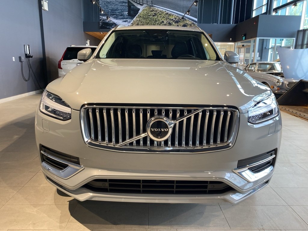 2024 Volvo XC90 B6 AWD Plus Bright Theme 7-Seater-7