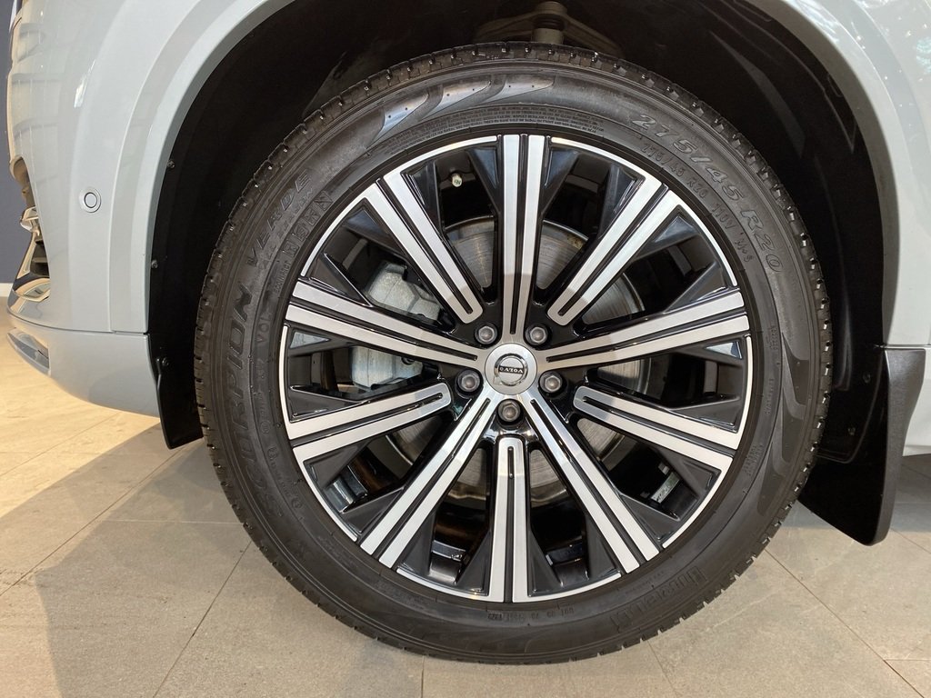 2024 Volvo XC90 B6 AWD Plus Bright Theme 7-Seater-8