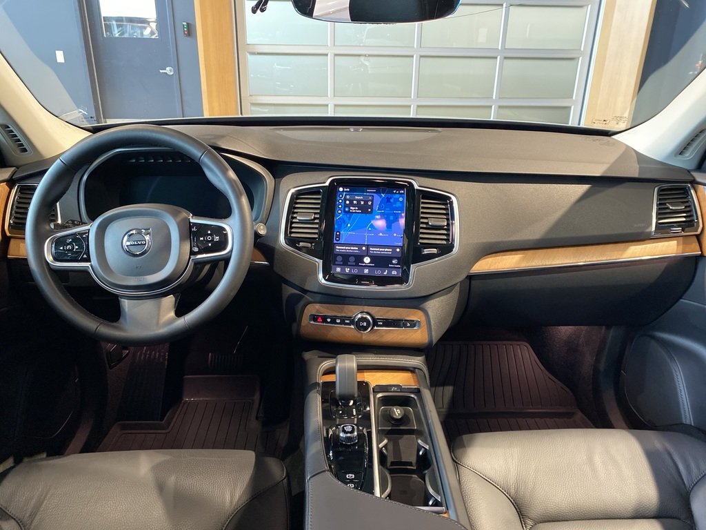 2024 Volvo XC90 B6 AWD Plus Bright Theme 7-Seater-10