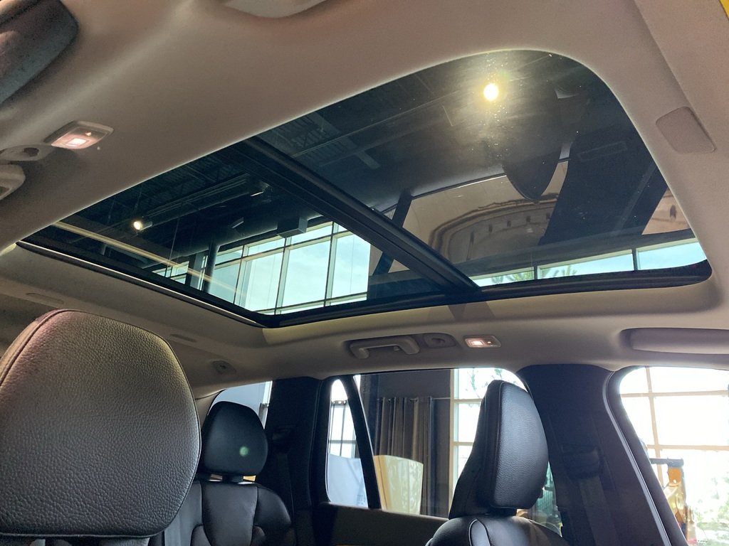 2024 Volvo XC90 B6 AWD Plus Bright Theme 7-Seater-24
