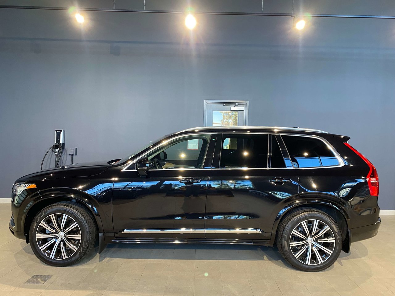 2024 Volvo XC90 B6 AWD Core Bright Theme 7-Seater-1