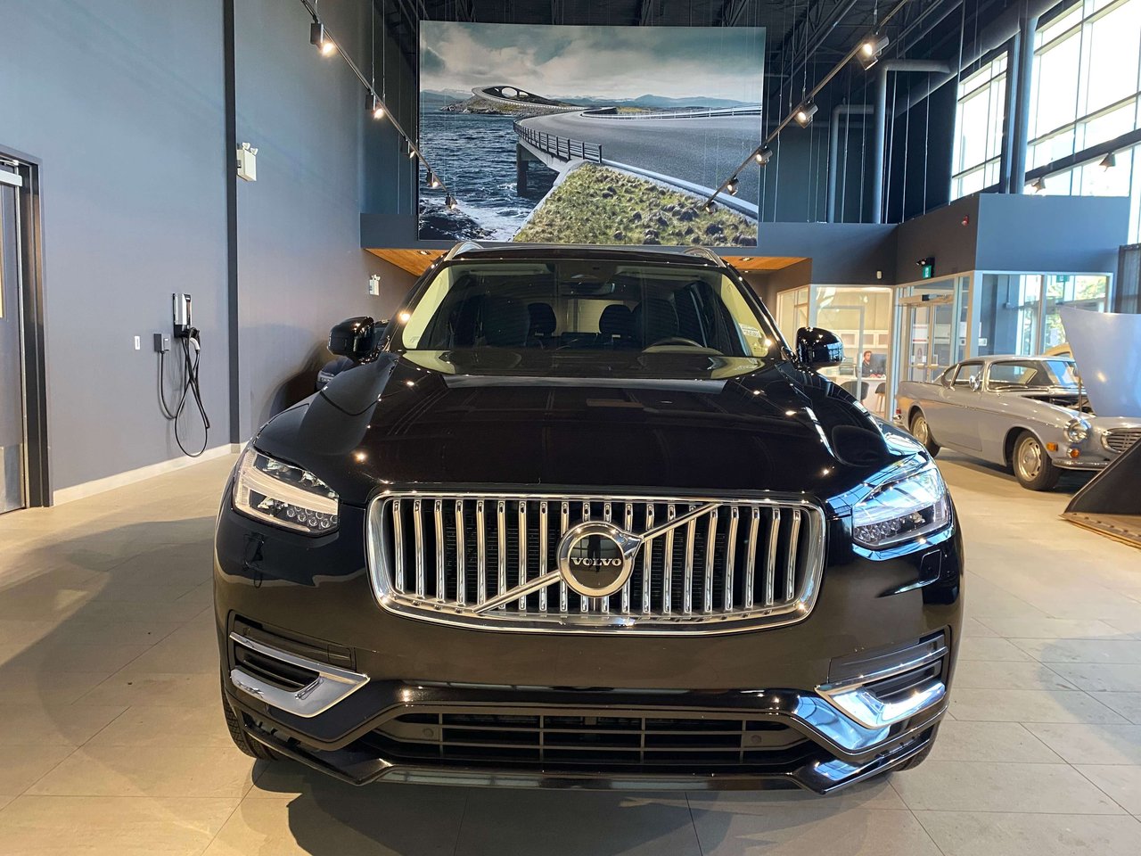 2024 Volvo XC90 B6 AWD Core Bright Theme 7-Seater-6