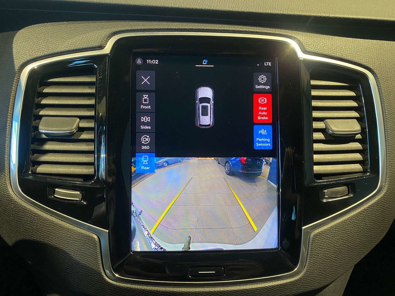 2024 Volvo XC90 B6 AWD Core Bright Theme 7-Seater-15