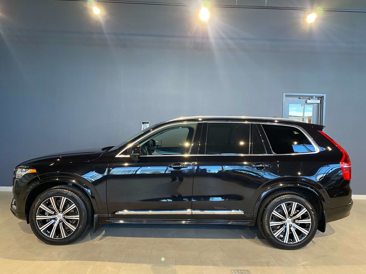 2024 Volvo XC90 B6 AWD Ultimate Bright Theme 7-Seater-1