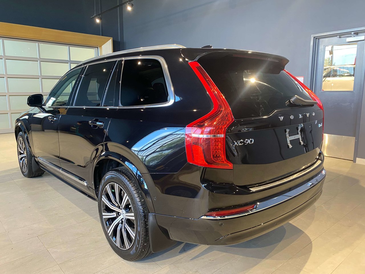 2024 Volvo XC90 B6 AWD Ultimate Bright Theme 7-Seater-2