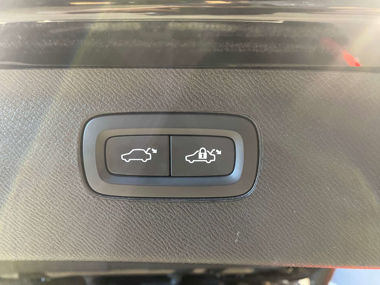 2024 Volvo XC90 B6 AWD Ultimate Bright Theme 7-Seater-22