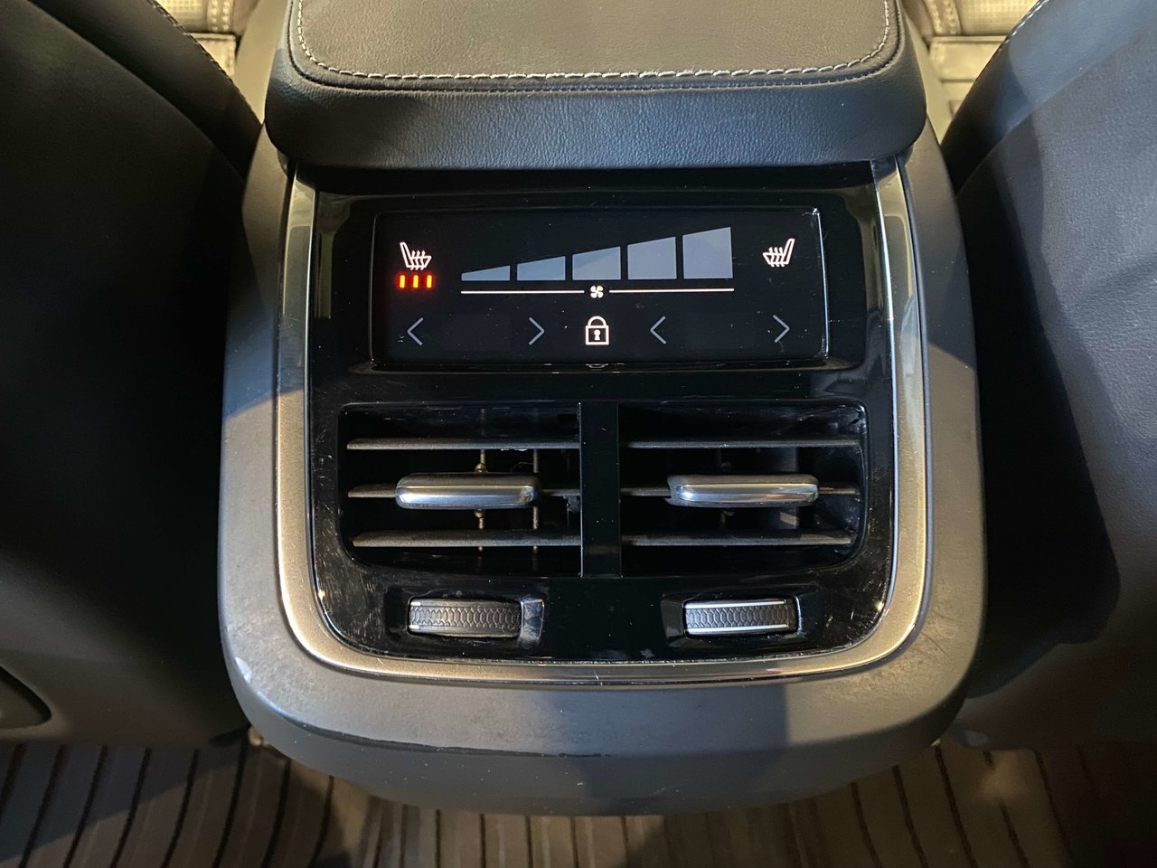2024 Volvo XC90 B6 AWD Ultimate Bright Theme 7-Seater-18