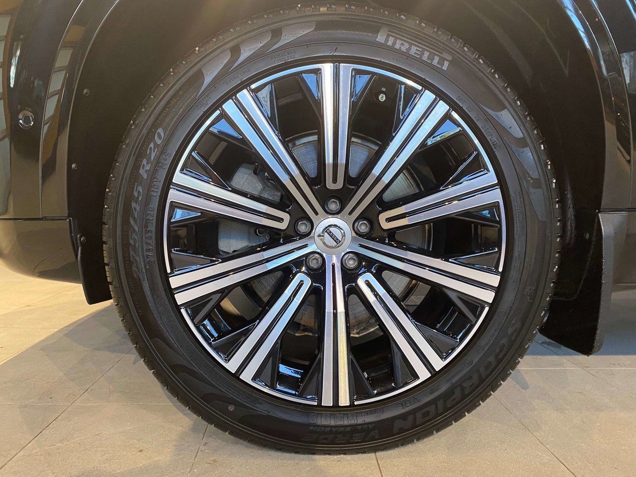 2024 Volvo XC90 B6 AWD Ultimate Bright Theme 7-Seater-8