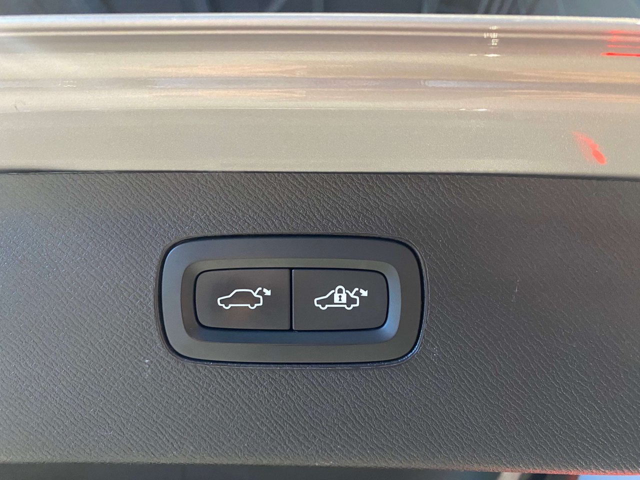 2024 Volvo XC90 B6 AWD Plus Bright Theme 7-Seater-22