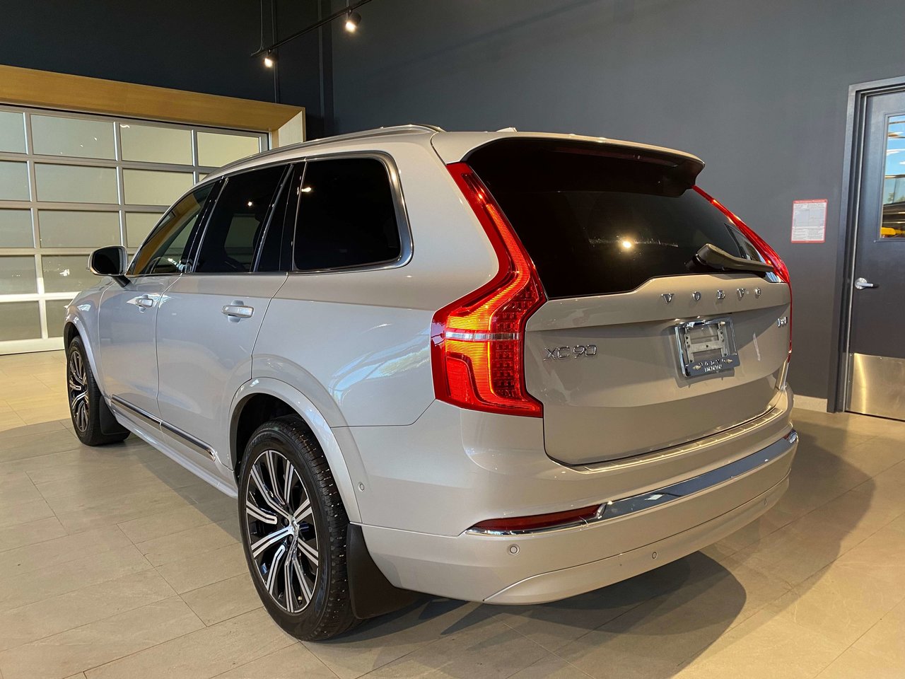 2024 Volvo XC90 B6 AWD Plus Bright Theme 7-Seater-2