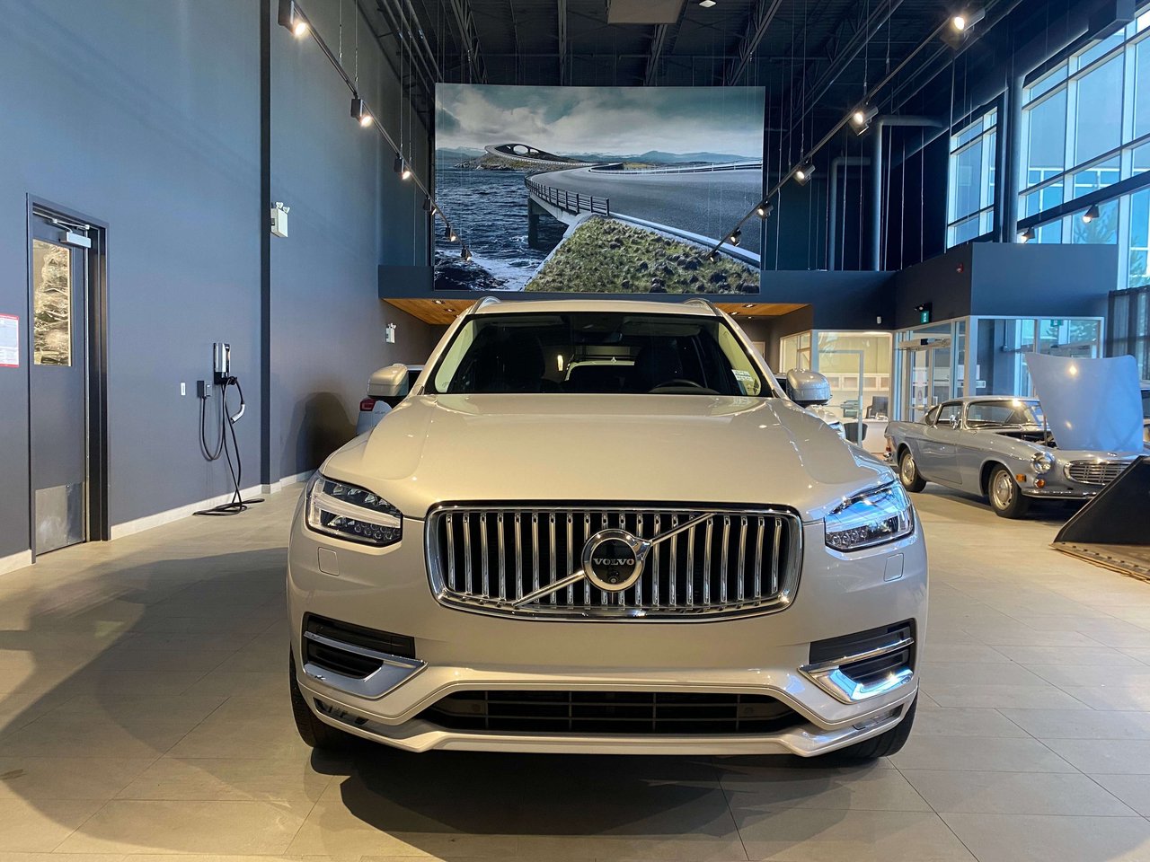 2024 Volvo XC90 B6 AWD Plus Bright Theme 7-Seater-7