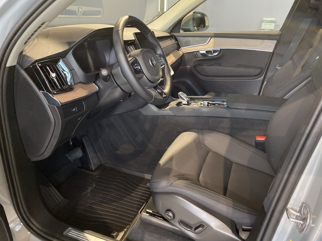 2025 Volvo XC90 2025.5 B6 AWD Plus Bright Theme 7-Seater-9
