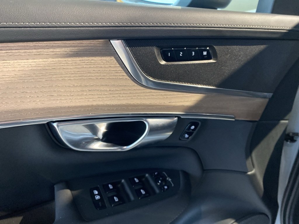 2025 Volvo XC90 2025.5 B6 AWD Plus Bright Theme 7-Seater-11