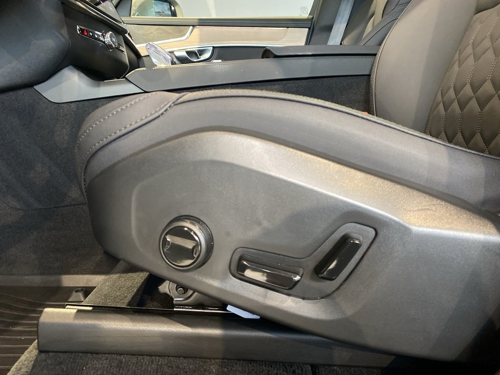 2025 Volvo XC90 2025.5 B6 AWD Plus Bright Theme 7-Seater-13