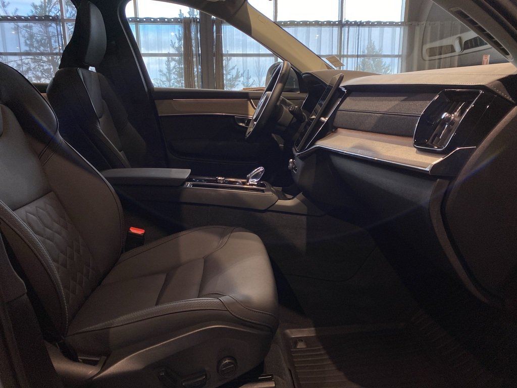 2025 Volvo XC90 2025.5 B6 AWD Plus Bright Theme 7-Seater-25