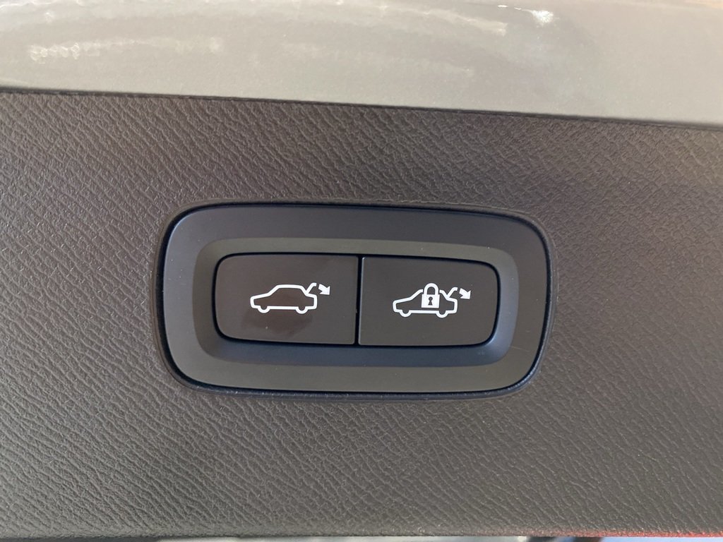 2025 Volvo XC90 2025.5 B6 AWD Plus Bright Theme 7-Seater-22