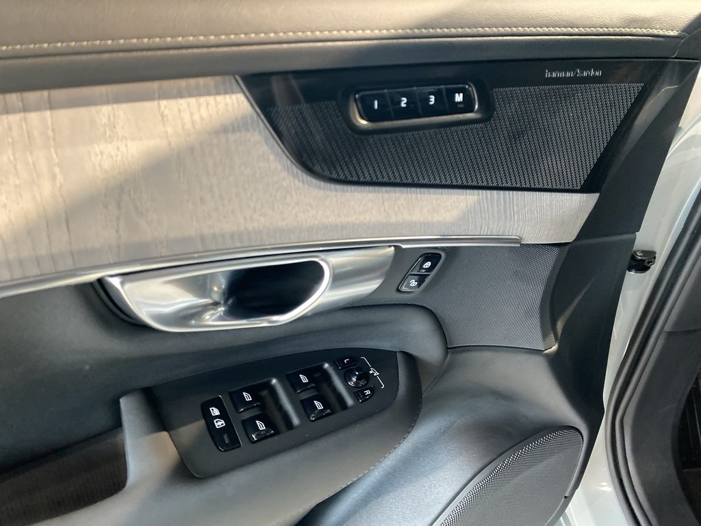 2026 Volvo XC90 B6 AWD Ultra Bright Theme 7-Seater-11