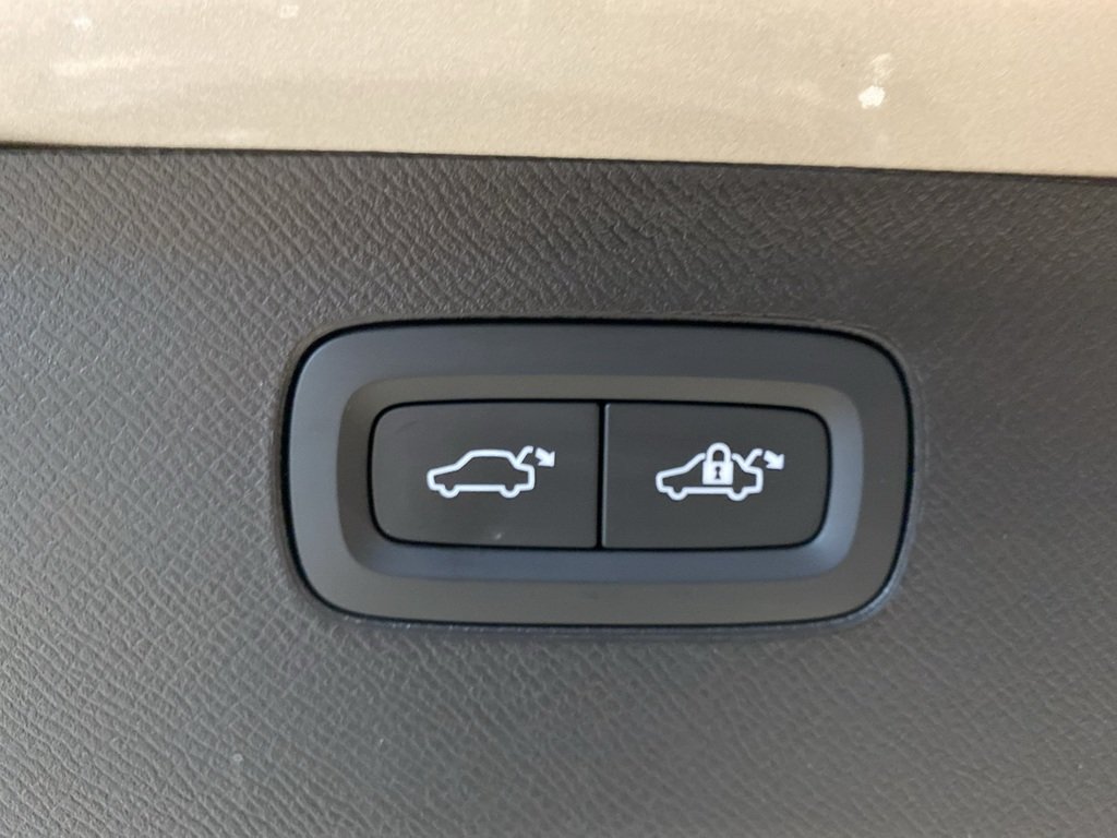 2026 Volvo XC90 B6 AWD Ultra Bright Theme 7-Seater-22