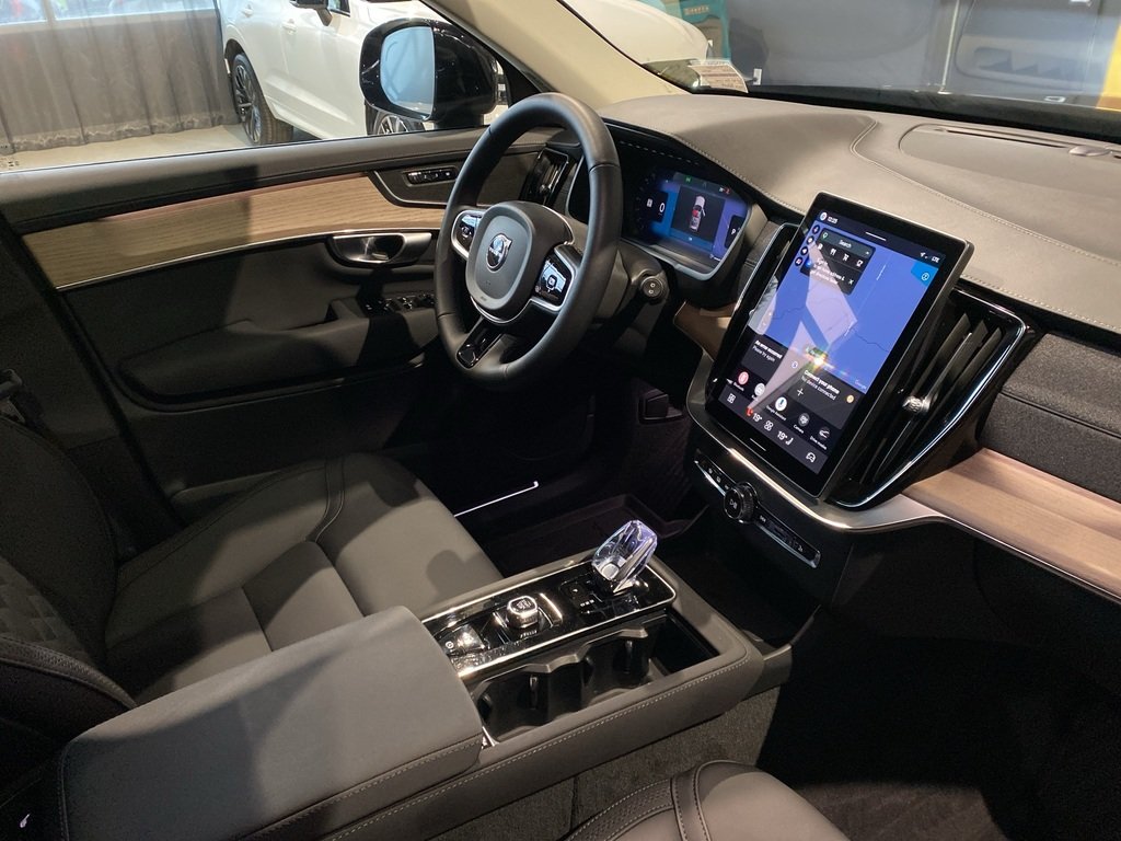 2026 Volvo XC90 B6 AWD Core Bright Theme 7-Seater-25