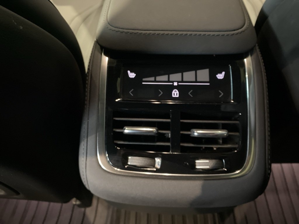 2026 Volvo XC90 B6 AWD Core Bright Theme 7-Seater-18