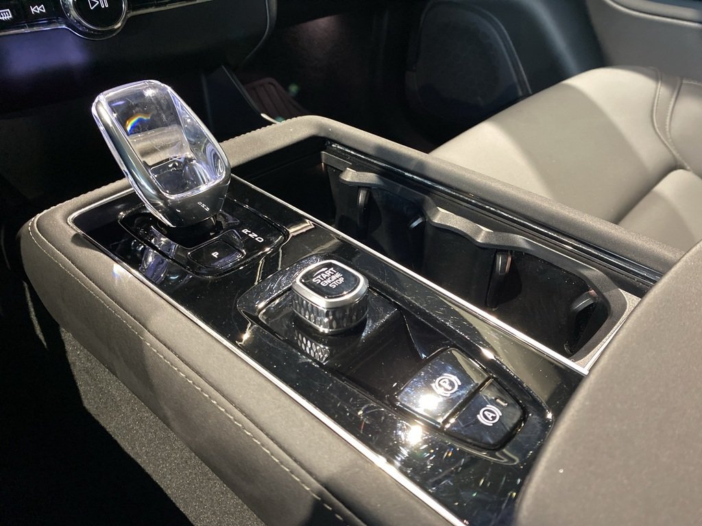 2026 Volvo XC90 B6 AWD Core Bright Theme 7-Seater-13