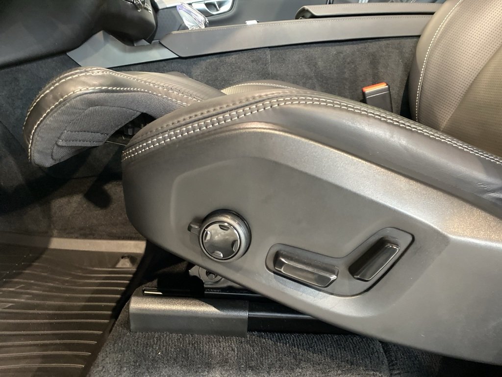 2026 Volvo XC90 B6 AWD Ultra Bright Theme 7-Seater-13