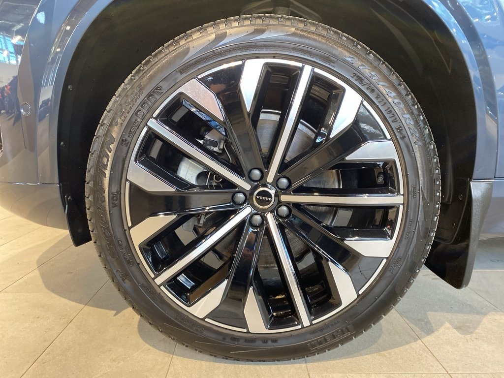 2026 Volvo XC90 B6 AWD Plus Dark Theme 7-Seater-8