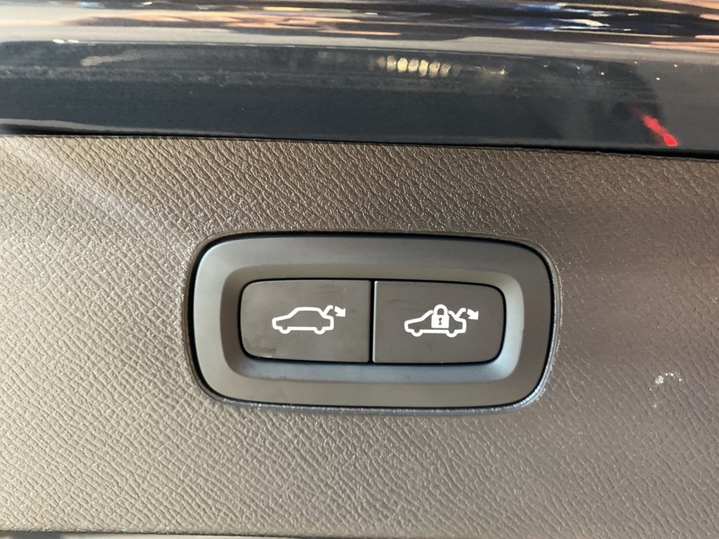 2026 Volvo XC90 B6 AWD Plus Dark Theme 7-Seater-22