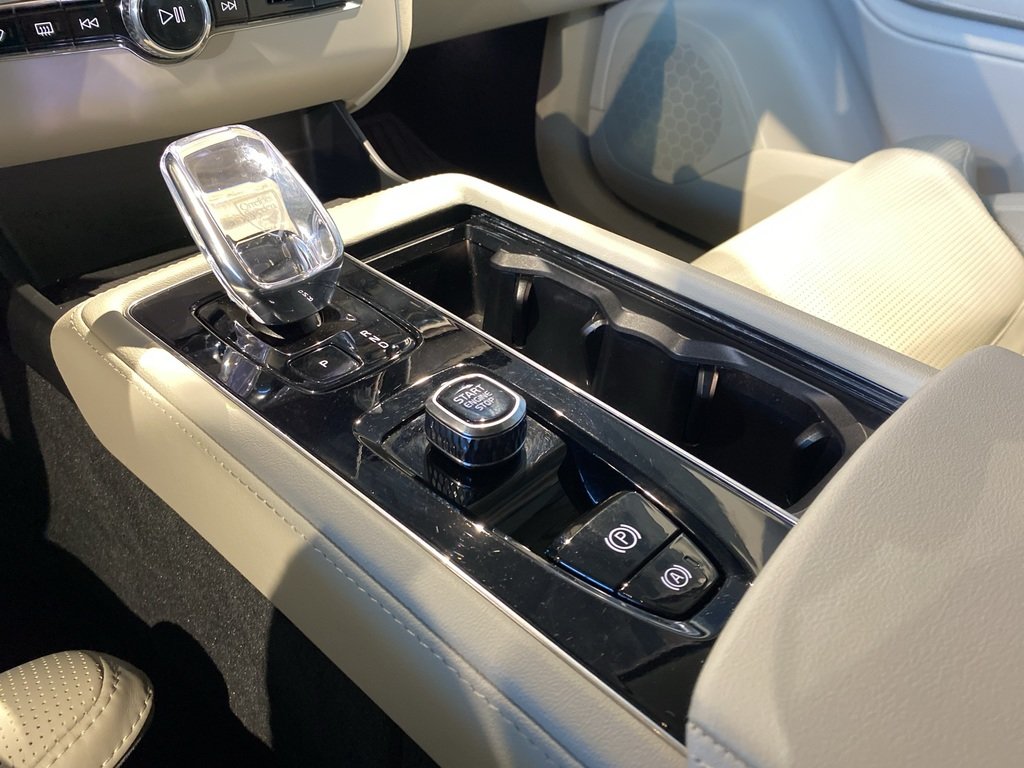 2026 Volvo XC90 B6 AWD Ultra Bright Theme 6-Seater-13