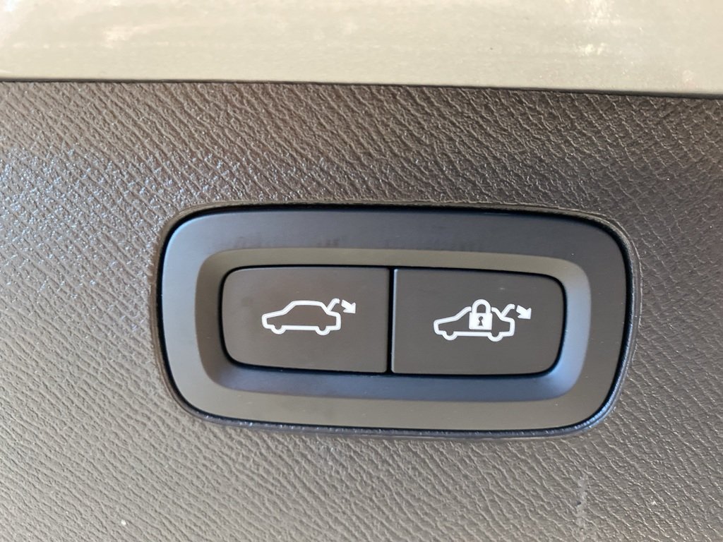 2026 Volvo XC90 B6 AWD Ultra Bright Theme 6-Seater-22