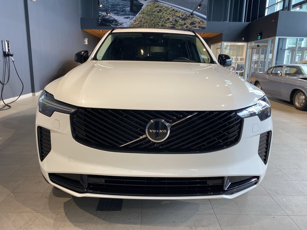 2026 Volvo XC90 B6 AWD Plus Dark Theme 7-Seater-7