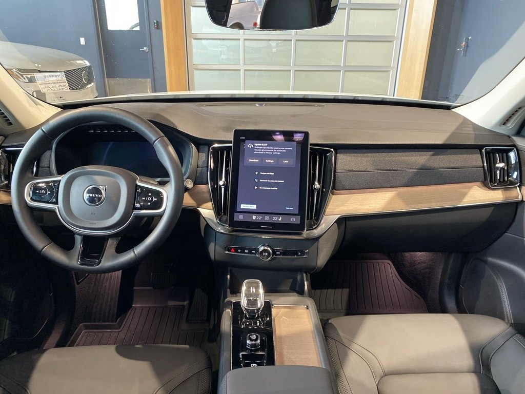 2026 Volvo XC90 B6 AWD Plus Dark Theme 7-Seater-10