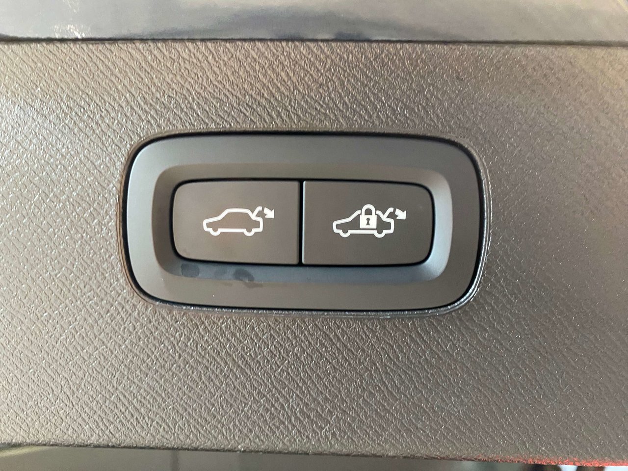 2026 Volvo XC90 B6 AWD Plus Bright Theme 7-Seater-22