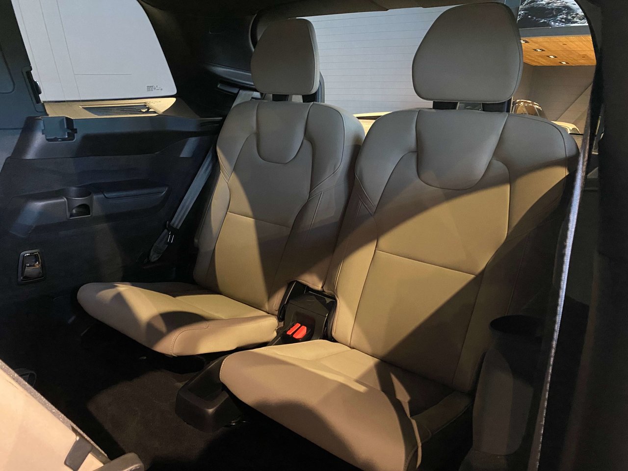 2026 Volvo XC90 B6 AWD Plus Bright Theme 7-Seater-19