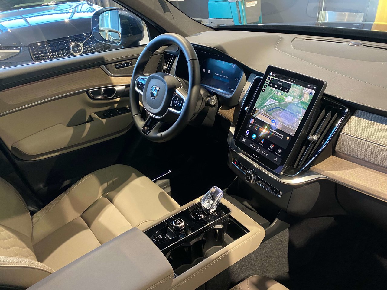 2026 Volvo XC90 B6 AWD Plus Bright Theme 7-Seater-25