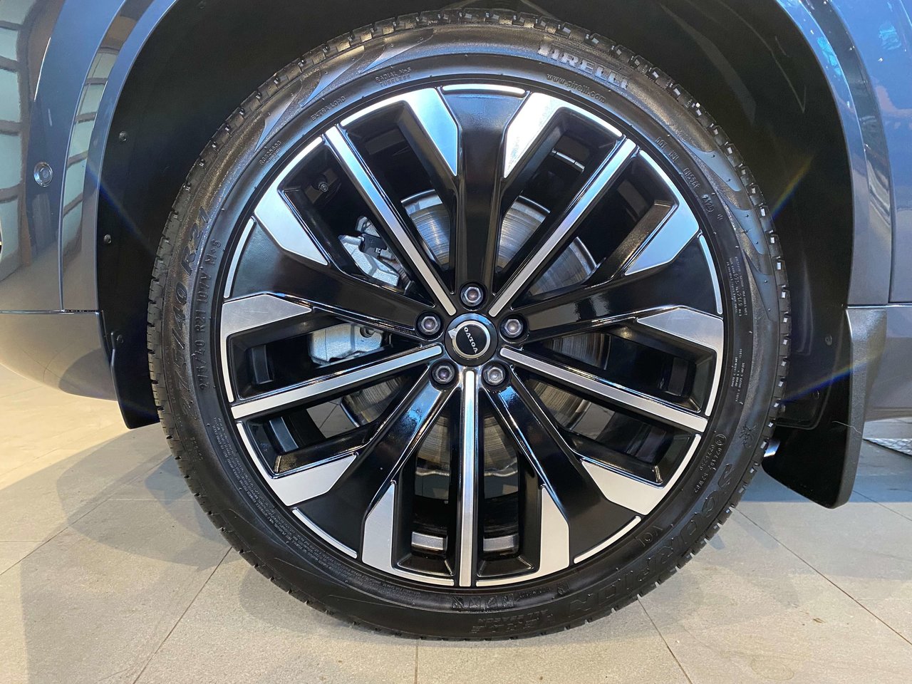 2026 Volvo XC90 B6 AWD Plus Bright Theme 7-Seater-8
