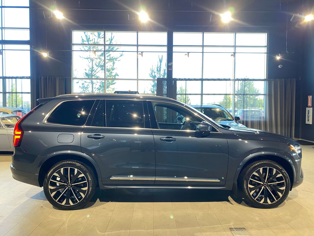 2026 Volvo XC90 B6 AWD Plus Bright Theme 7-Seater-5
