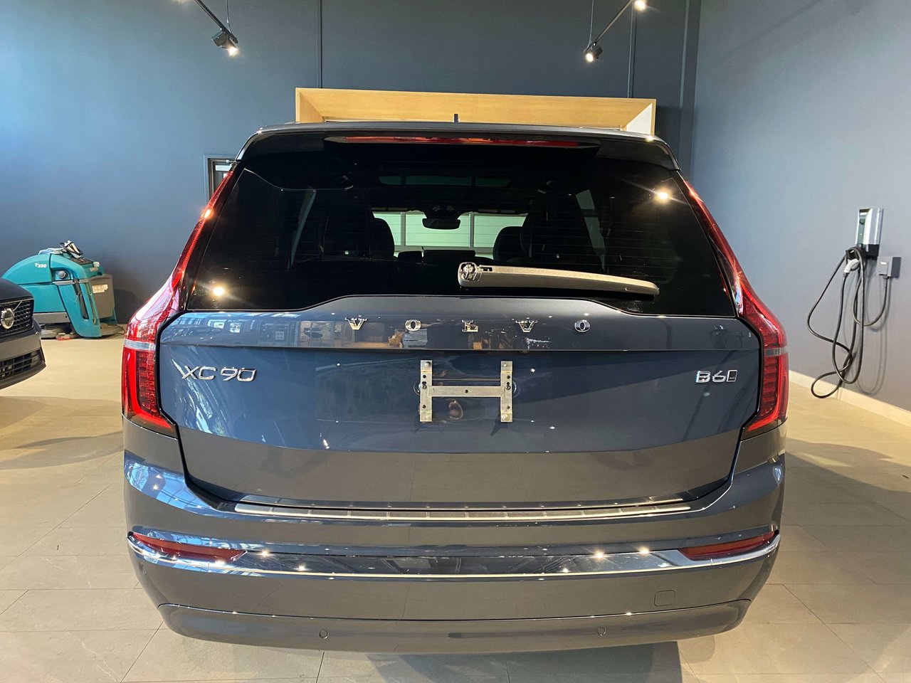 2026 Volvo XC90 B6 AWD Plus Bright Theme 7-Seater-3