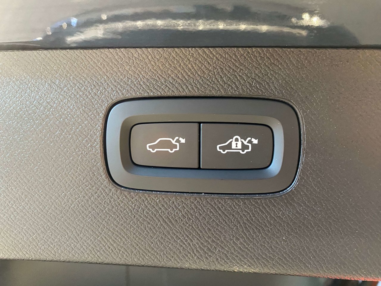 2026 Volvo XC90 B6 AWD Plus Bright Theme 7-Seater-22
