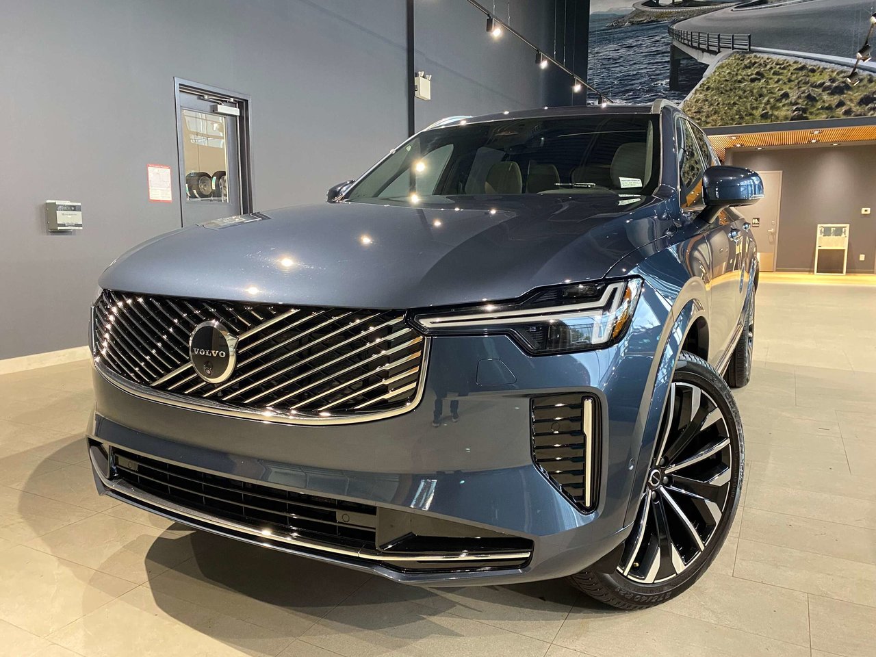 2026 Volvo XC90 B6 AWD Plus Bright Theme 7-Seater-0