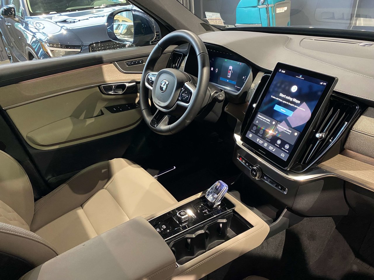 2026 Volvo XC90 B6 AWD Plus Bright Theme 7-Seater-25