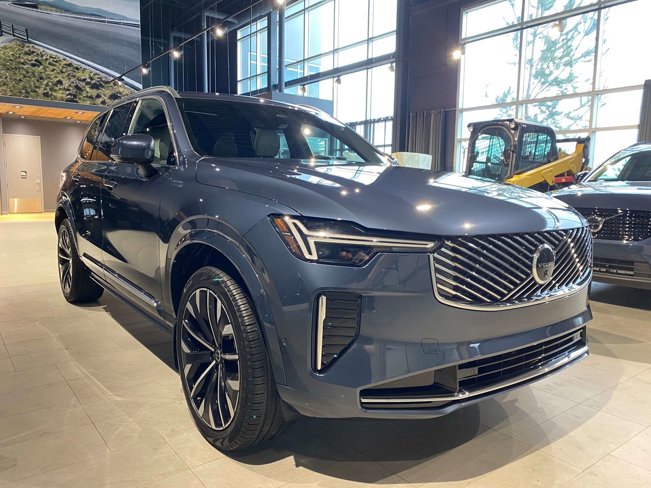 2026 Volvo XC90 B6 AWD Plus Bright Theme 7-Seater-6