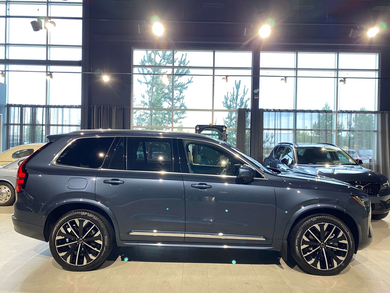 2026 Volvo XC90 B6 AWD Plus Bright Theme 7-Seater-5