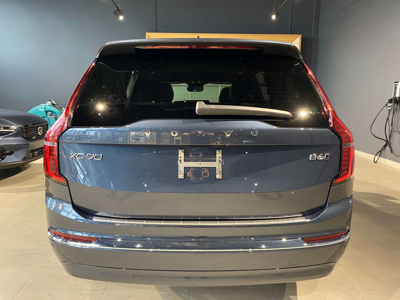 2026 Volvo XC90 B6 AWD Plus Bright Theme 7-Seater-3