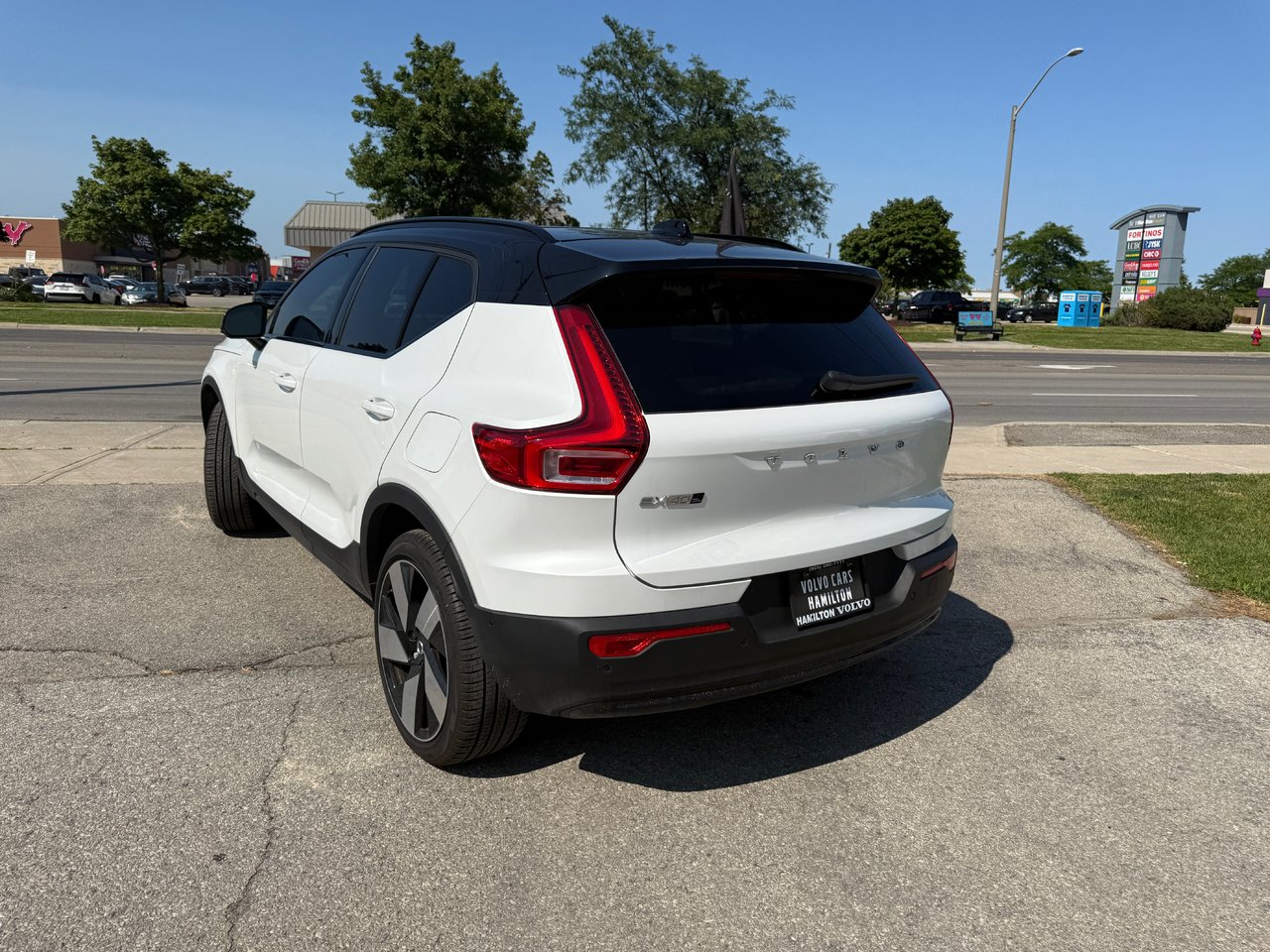 2025 Volvo EX40 Ultra-7