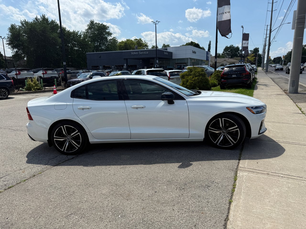 2022 Volvo S60 R-Design-4