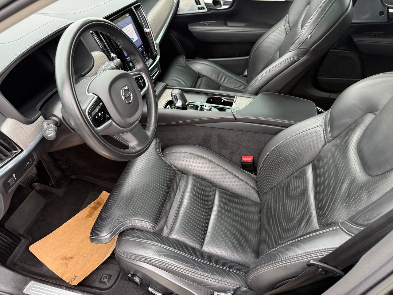 2022 Volvo V90 Cross Country BASE-9